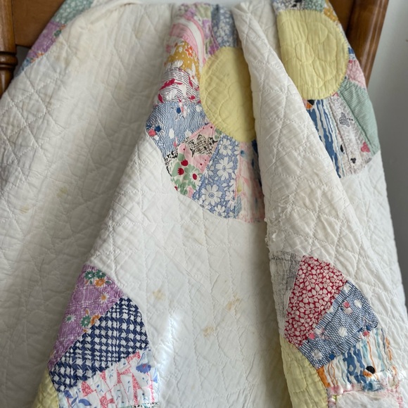 Vintage Dresden Plate Quilt 80x90 Scallop Edge Feedsack - Picture 11 of 13